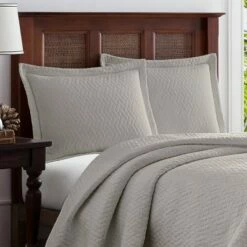 Best Sale 😀 Solid Pelican Quilt & Sham Set Gray - Tommy Bahama 🔔