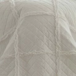 Best deal 😀 Laura Ashley Maisey Quilt Set White 👏 -Quilts Online Shop unnamed file 1602
