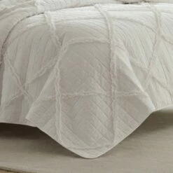 Best deal 😀 Laura Ashley Maisey Quilt Set White 👏 -Quilts Online Shop unnamed file 1603