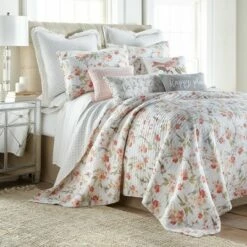 Buy 💯 Pippa Quilt and Pillow Sham Set - Levtex Home 🧨 -Quilts Online Shop unnamed file 2394