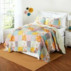 Top 10 🎁 The Lakeside Collection Lakeside Chelsea Reversible Quilt - Vintage Patchwork Boho Bedspread ✔️