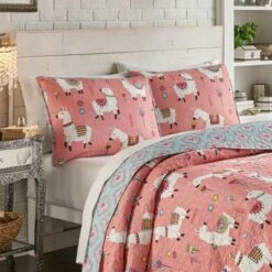 Hot Sale ⭐ Llama Drama Quilt Set Coral - Vue 🛒