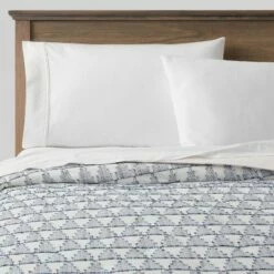 Wholesale ✔️ Cotton Clipped Triangle Quilt Off-White/Navy - Threshold™ ✨ 12 Wholesale ✔️ Cotton Clipped Triangle Quilt Off-White/Navy - Threshold™ ✨ -Quilts Online Shop unnamed file 3604