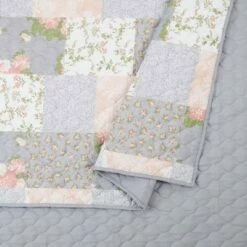 Best Pirce 🎁 La Flor Quilt Sets - Modern Heirloom Blush/gray ❤️ -Quilts Online Shop unnamed file 3837