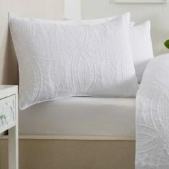 Budget π Great Bay Home Pinsonic Medallion 3-Piece Quilt Set With Shams Clara Collection π