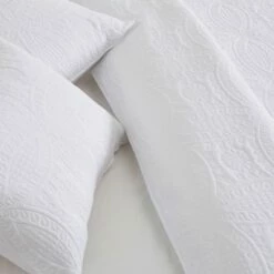 Budget π Great Bay Home Pinsonic Medallion 3-Piece Quilt Set With Shams Clara Collection π 10 Budget π Great Bay Home Pinsonic Medallion 3-Piece Quilt Set With Shams Clara Collection π -Quilts Online Shop unnamed file 4190