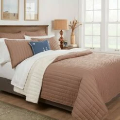 Brand new 🔥 Reversible Faux Fur & Flannel Quilt - Threshold™ Cream ❤️